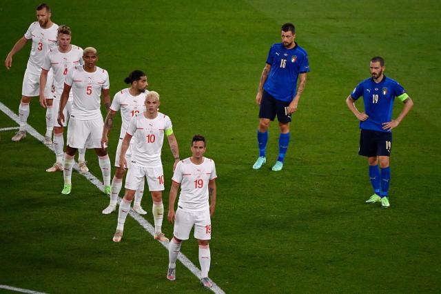 华体会真人-施魏因斯泰格评球：防守漏洞百出 瑞士遭遇完败